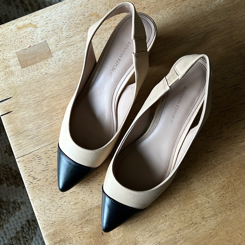 Banana Republic slingbacks